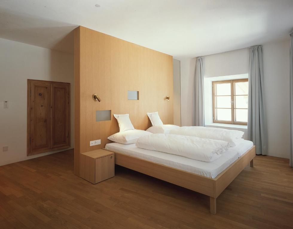 Hotel Gasthof Gruener Baum Glorenza Exterior photo