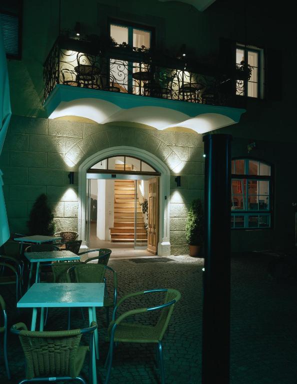 Hotel Gasthof Gruener Baum Glorenza Exterior photo